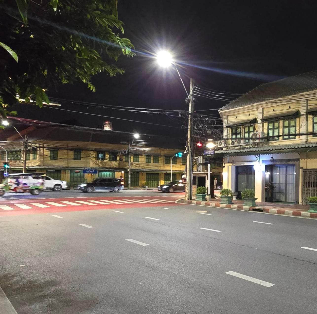 Victory Place Bangkok Exterior photo